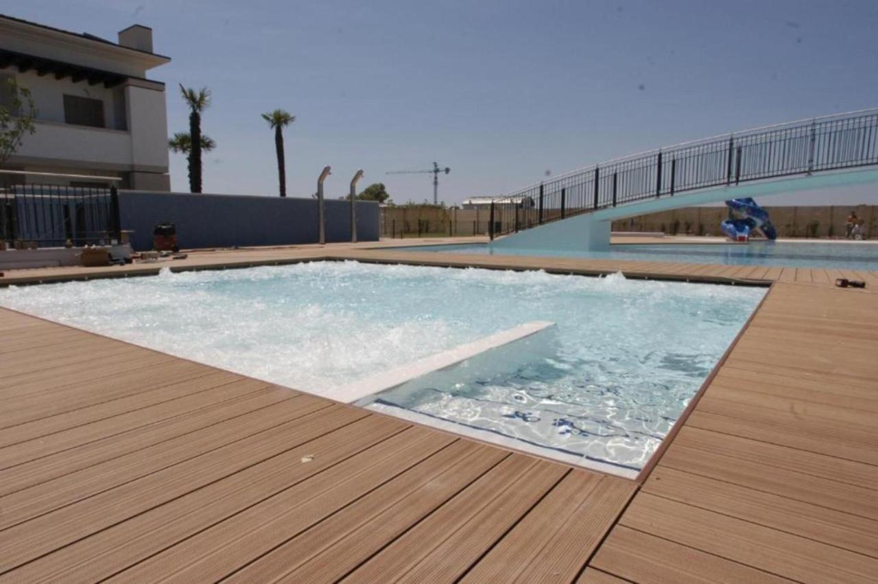 Nice Apartment With Huge Swimming Pool And Solarium Bibione Extérieur photo